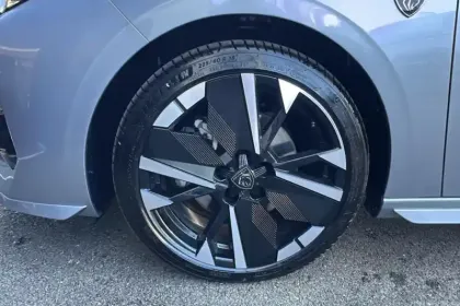 Photo 27 Peugeot 308  Hybrid 145 e-DCS6