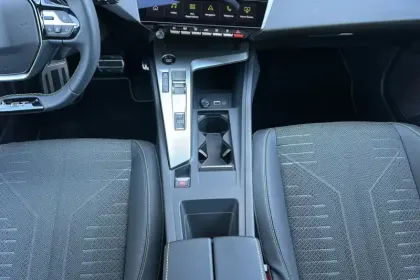 Photo 18 Peugeot 308  Hybrid 145 e-DCS6