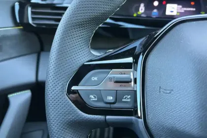 Photo 19 Peugeot 308  Hybrid 145 e-DCS6