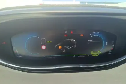Photo 17 Peugeot 3008  Hybrid 225 e-EAT8