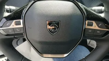 Photo 15 Peugeot 2008  Hybrid 110 e-DCS6