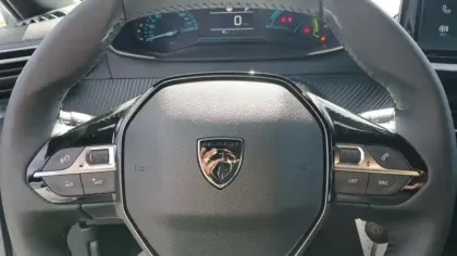 Photo 14 Peugeot 2008  Hybrid 110 e-DCS6