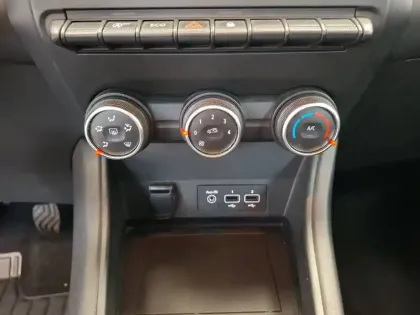 Photo 26 Renault Captur  Blue dCi 95