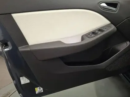 Photo 20 Renault Clio  E-Tech 140 - 21N