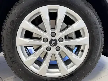 Photo 11 Audi Q3  35 TFSI 150 ch S tronic 7