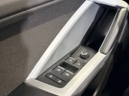 Photo 33 Audi Q3  35 TFSI 150 ch S tronic 7