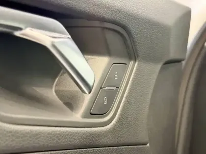 Photo 12 Audi Q3  35 TFSI 150 ch S tronic 7