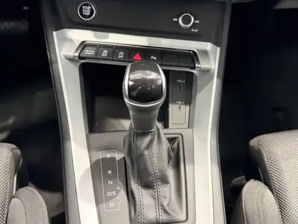 Photo 40 Audi Q3  35 TFSI 150 ch S tronic 7