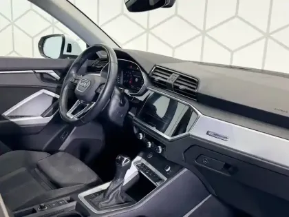 Photo 27 Audi Q3  35 TFSI 150 ch S tronic 7