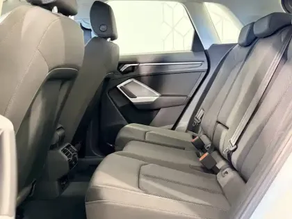 Photo 16 Audi Q3  35 TFSI 150 ch S tronic 7