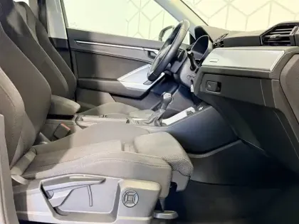 Photo 28 Audi Q3  35 TFSI 150 ch S tronic 7