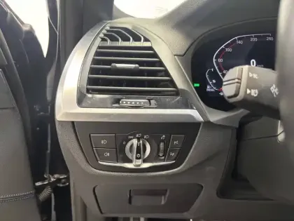 Photo 38 BMW X3  sDrive18d 150ch BVA8