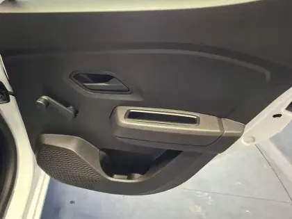 Photo 14 Dacia Sandero  SCe 65