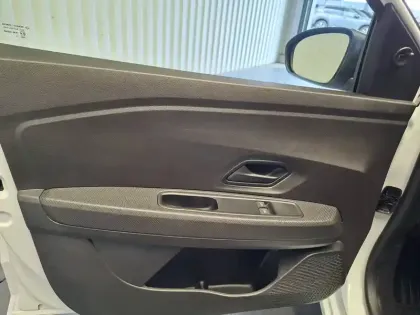 Photo 24 Dacia Sandero  SCe 65