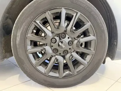 Photo 8 Mini Mini Hatch 5 Portes Cooper 136 ch DKG7