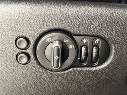 Photo 32 Mini Mini Hatch 5 Portes Cooper 136 ch DKG7