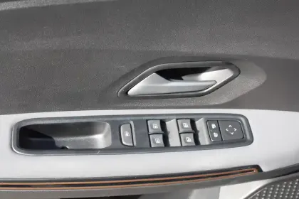 Photo 50 Dacia Jogger  Hybrid 140 7 places GSR2