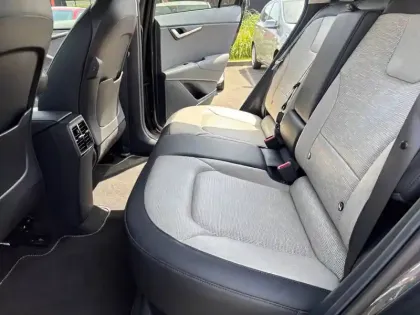 Photo 21 Kia Niro  EV Electrique 204 ch