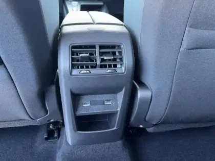 Photo 16 Peugeot 408  Hybrid 145 e-DCS6