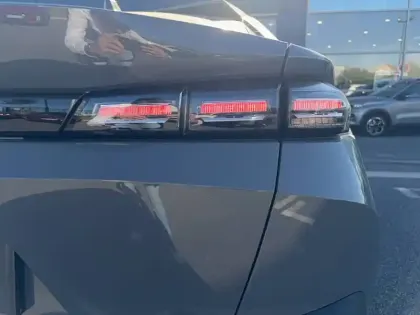 Photo 13 Peugeot 408  Hybrid 145 e-DCS6