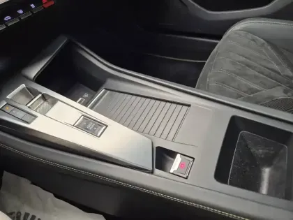 Photo 12 Peugeot 308  PHEV 225 e-EAT8