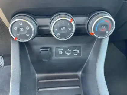 Photo 21 Renault Clio  Blue dCi 85