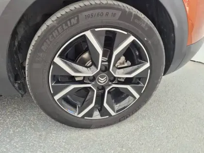 Photo 10 Citroën C4 e- 136 ch Automatique