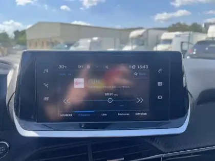 Photo 13 Peugeot 208  PureTech 100 S&S BVM6