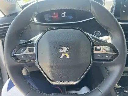 Photo 15 Peugeot 208  PureTech 100 S&S BVM6