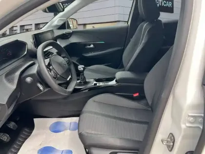 Photo 8 Peugeot 208  PureTech 100 S&S BVM6