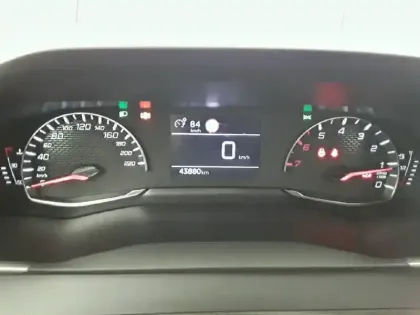 Photo 9 Peugeot 2008  PureTech 100 S&S BVM6