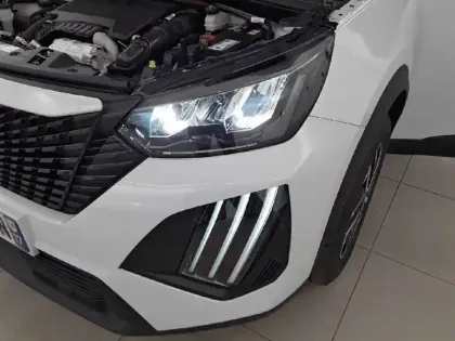 Photo 15 Peugeot 2008  PureTech 100 S&S BVM6