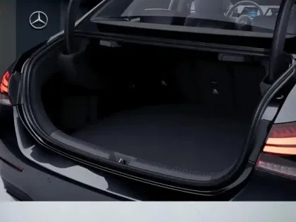 Photo 11 Mercedes Classe A 250 e Berline AMG Line