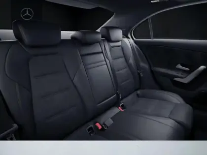 Photo 8 Mercedes Classe A 250 e Berline AMG Line