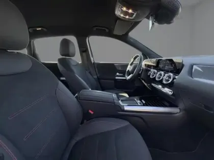 Photo 18 Mercedes Classe B 200 d AMG Line