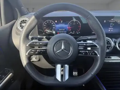 Photo 8 Mercedes Classe B 200 d AMG Line