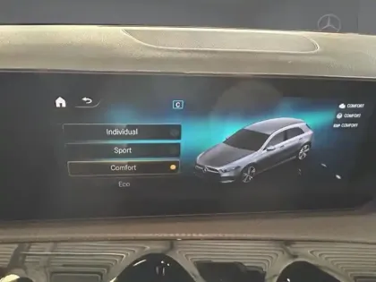 Photo 15 Mercedes Classe A 200 AMG Line