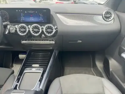 Photo 10 Mercedes GLA 250 e AMG Line