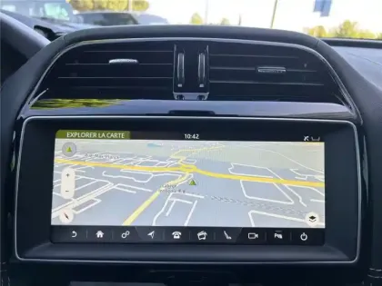 Photo 14 Jaguar F-Pace 2.0 D - 180 CH  AWD BVA8