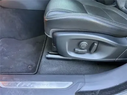 Photo 20 Jaguar F-Pace 2.0 D - 180 CH  AWD BVA8