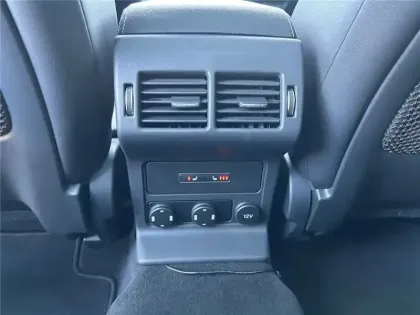 Photo 26 Jaguar F-Pace 2.0 D - 180 CH  AWD BVA8