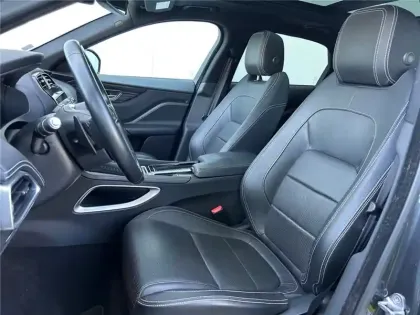 Photo 19 Jaguar F-Pace 2.0 D - 180 CH  AWD BVA8