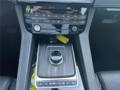 Photo 17 Jaguar F-Pace 2.0 D - 180 CH  AWD BVA8