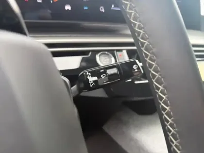 Photo 17 Peugeot 3008  Hybrid 145 e-DCS6 GT