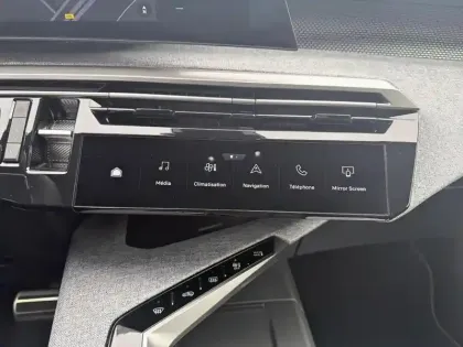 Photo 12 Peugeot 3008  Hybrid 145 e-DCS6 GT