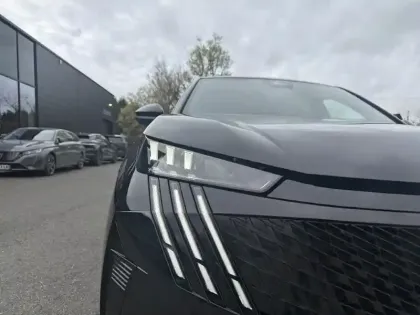 Photo 13 Peugeot 3008  Hybrid 145 e-DCS6 GT