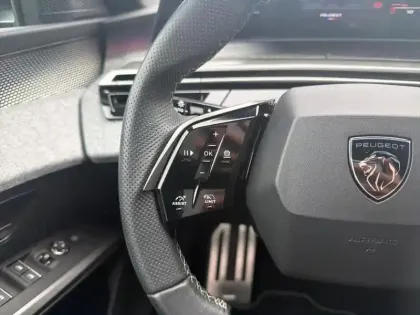 Photo 18 Peugeot 3008  Hybrid 145 e-DCS6 GT