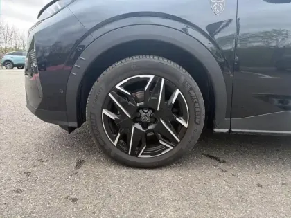 Photo 14 Peugeot 3008  Hybrid 145 e-DCS6 GT