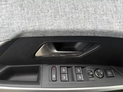 Photo 20 Peugeot 3008  Hybrid 145 e-DCS6 GT