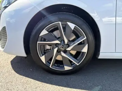 Photo 14 Peugeot 308  PHEV 180 e-EAT8 Allure Pack